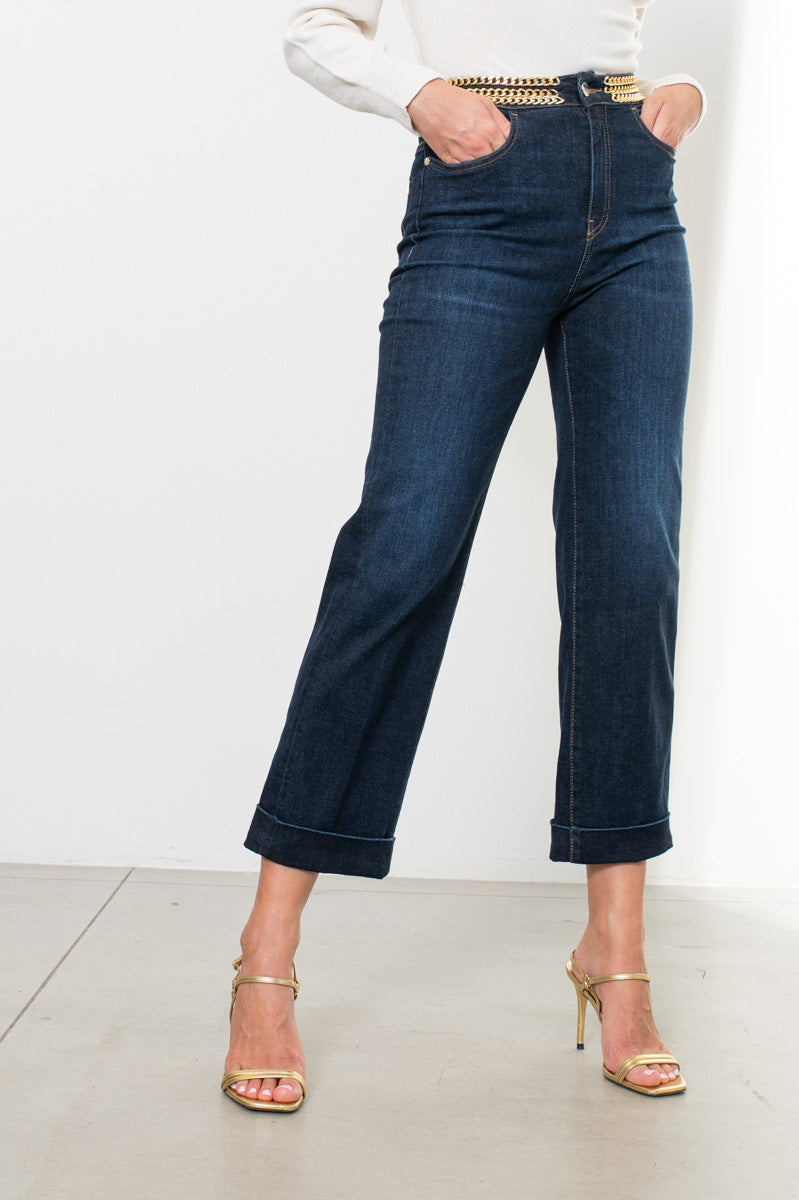 Jeans dritto con cintura catena